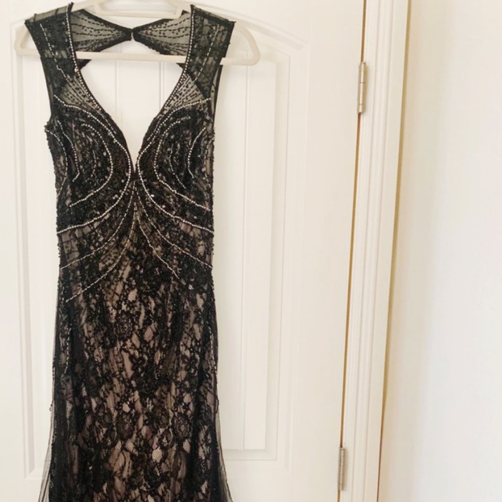 VIOLA CHAN GOWN